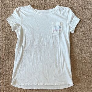 Like New Vineyard Vines White Kids T-Shirt with whale Pocket, size L